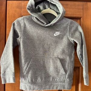 Nike Hoodie Hooded Sweatshirt Boys Size 7 Gray Grey Embroidered Logo Pullover